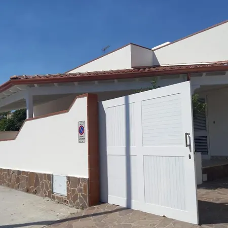 Holiday home Dimora Angelina - 20 M Dalla Spiaggia *